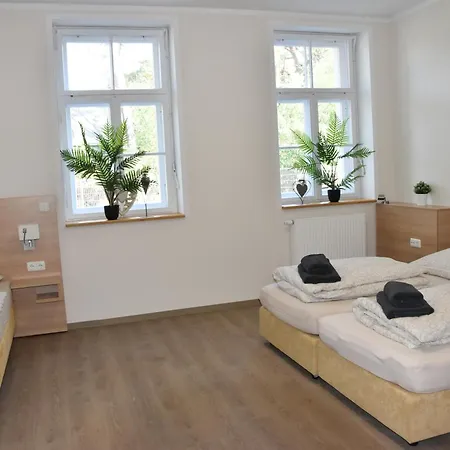 Alte Flugleitung בית הארחה Niederdorla